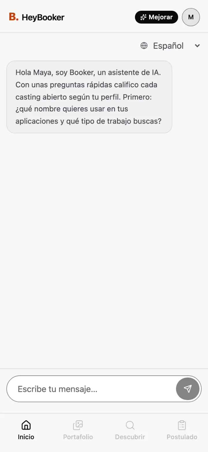 El primer mensaje de Booker en el chat de bienvenida: se presenta como asistente de IA y pregunta tu nombre y el tipo de trabajo que buscas.